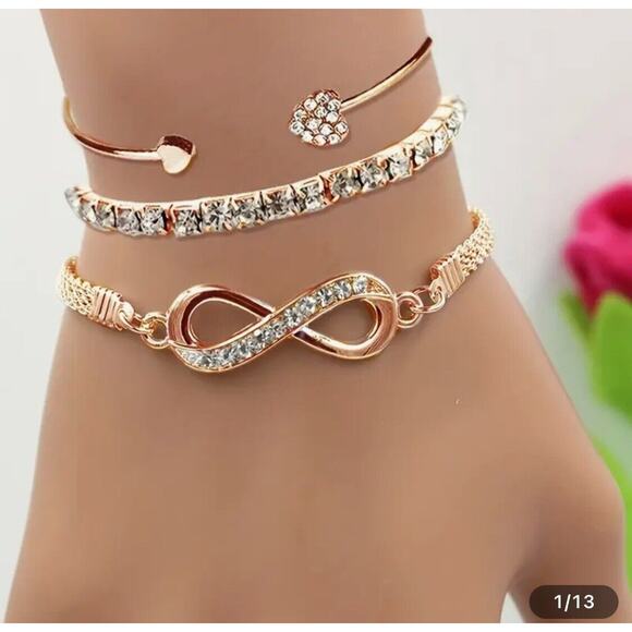 Gorgeous NEW- 3 Pcs Vintage Elegant Rhinestone women’s Bracelet Set - Picture 1 of 4